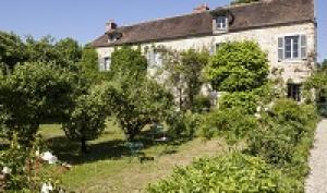 La maison vue du jardin